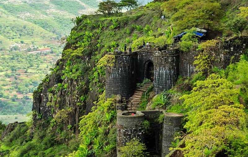 Pune’s Hidden Gem: A Perfect Day Trip to Sinhagad Fort